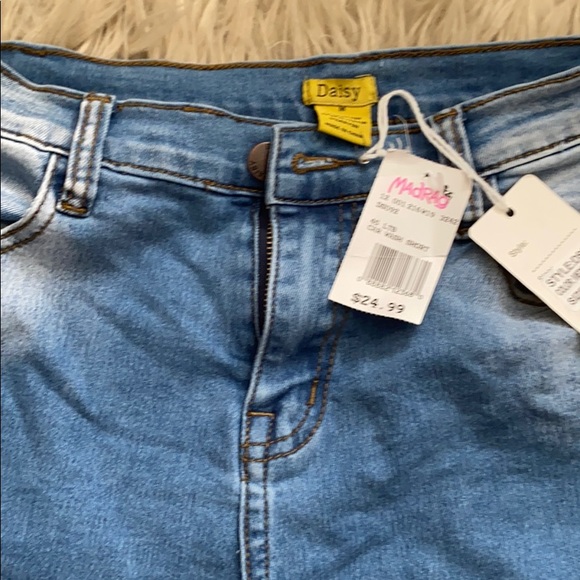 Blue jean daisy fringe shorts - Picture 4 of 4